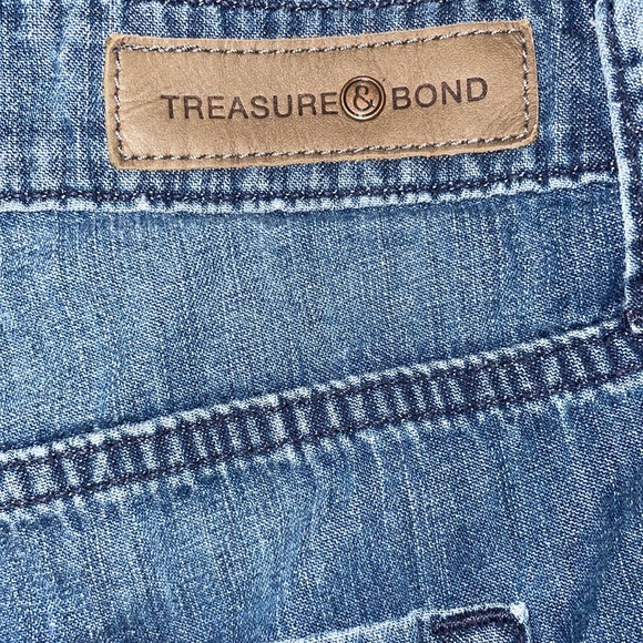 Treasure & Bond Denim jean shorts in size 28. - Picture 3 of 5
